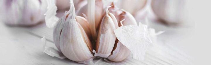 Knoblauch zur Behandlung von Nagelpilz