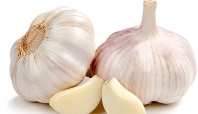 Die Verwendung von Knoblauch gegen den Pilz in den Beinen